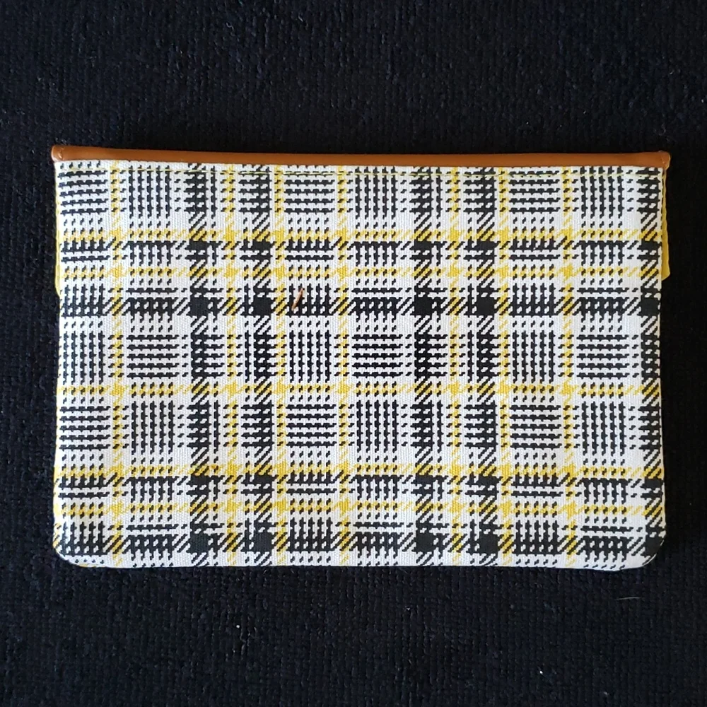 🥳3 for $20🥳 - Ipsy Plaid Make Up Bag - Picture 2 of 5